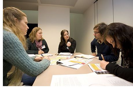 people discussing, phot Jan Caudron