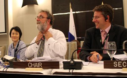 Chair Robert Watson marks establishment of IPBES in Panama on 21st April 2012 with Makiko Yashiro and Neville Ash (UNEP) (Photograph courtesy of IISD/Earth Negotiations Bulletin)